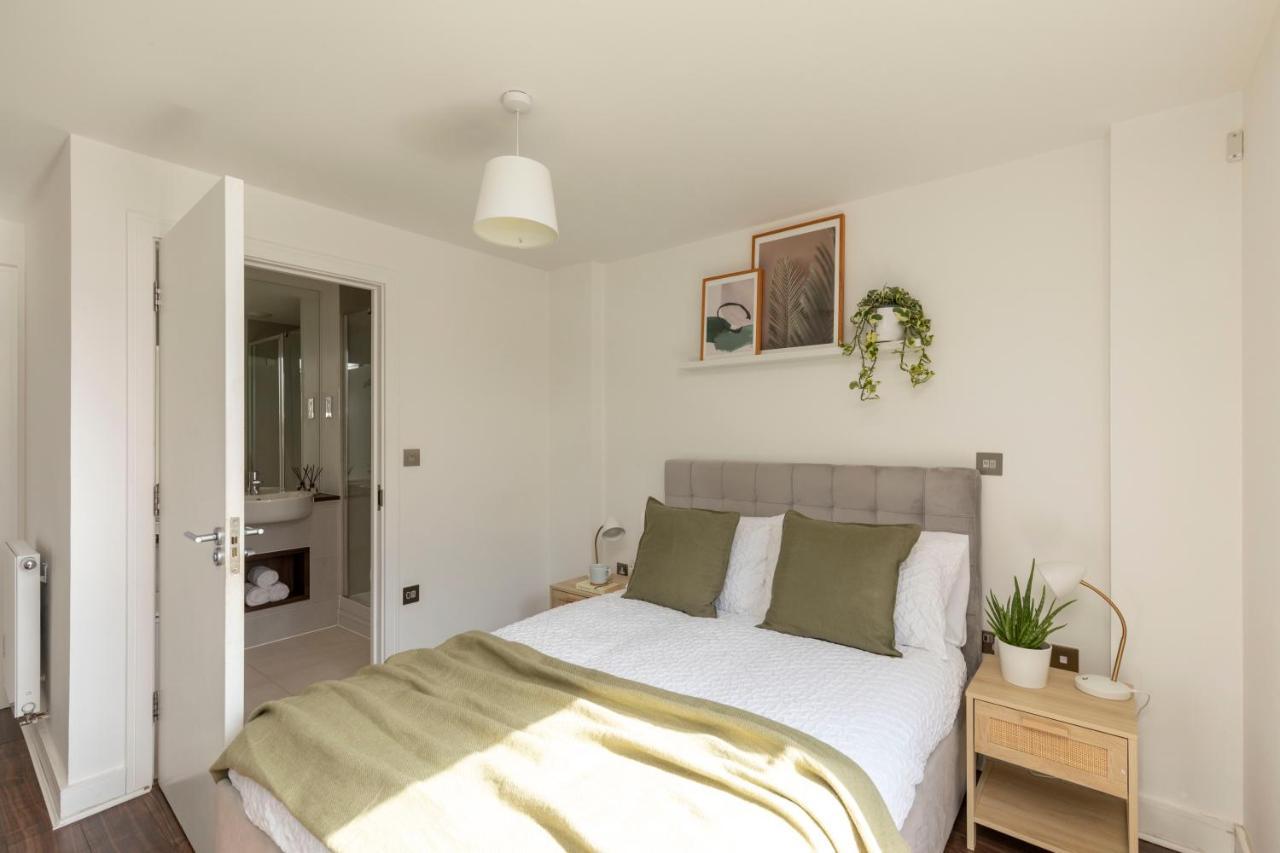 Modern Luxe Apt Just 10 Mins From Tower Bridge! Easy Access To Tube And Bus London Exteriör bild