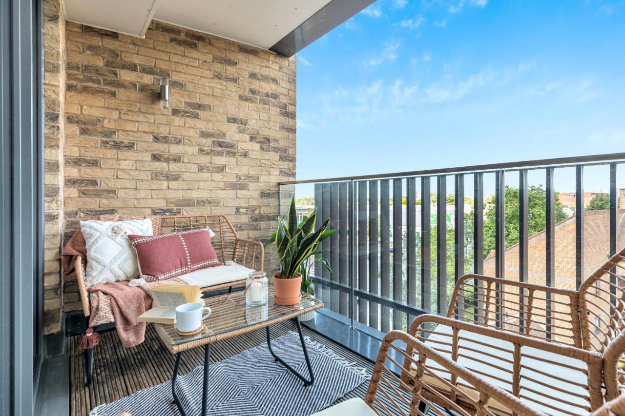 Modern Luxe Apt Just 10 Mins From Tower Bridge! Easy Access To Tube And Bus London Exteriör bild