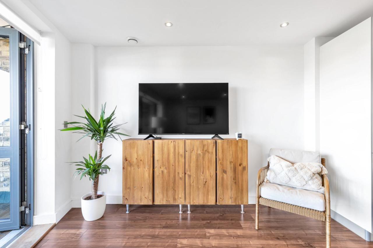 Modern Luxe Apt Just 10 Mins From Tower Bridge! Easy Access To Tube And Bus London Exteriör bild