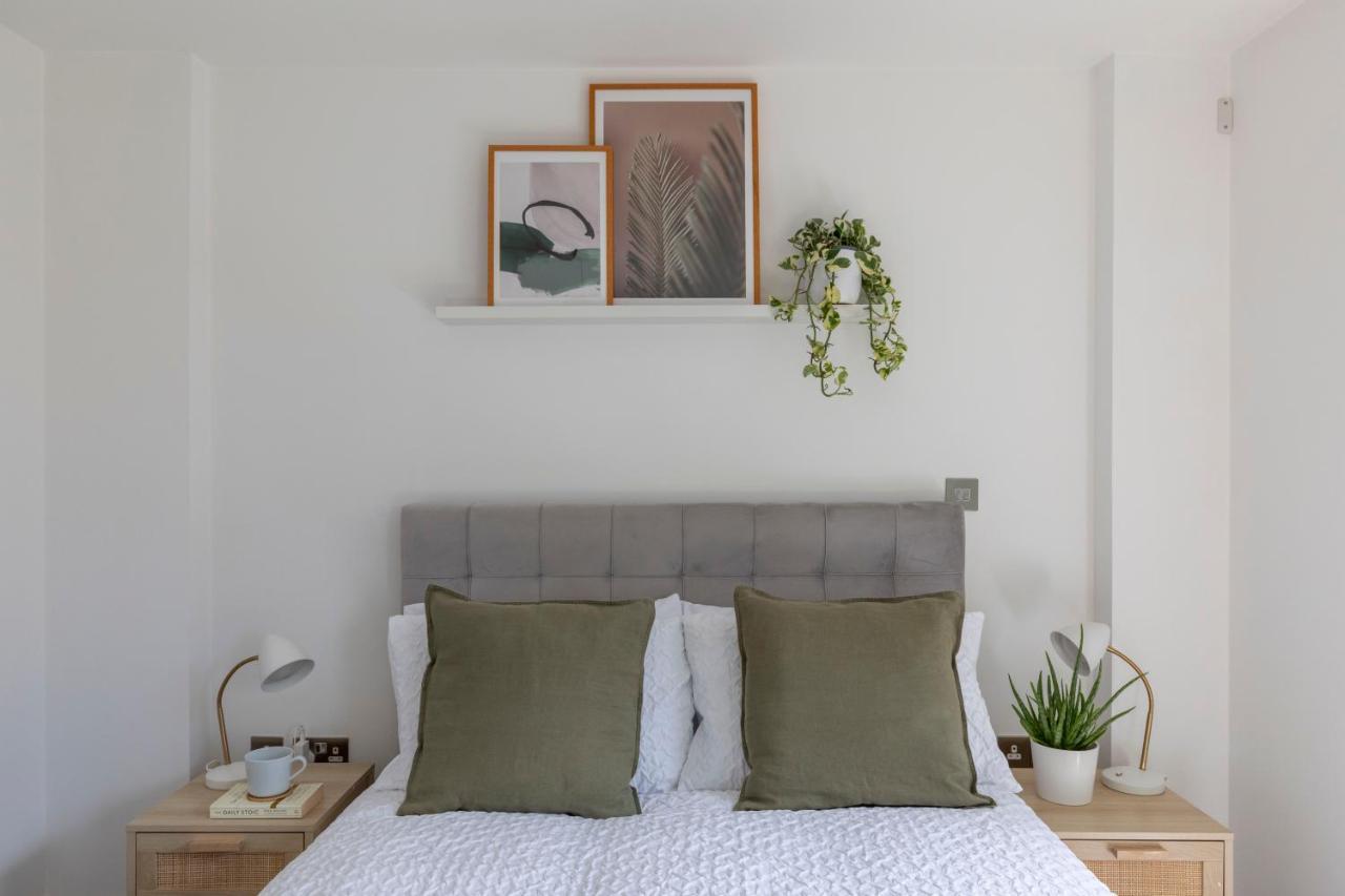 Modern Luxe Apt Just 10 Mins From Tower Bridge! Easy Access To Tube And Bus London Exteriör bild
