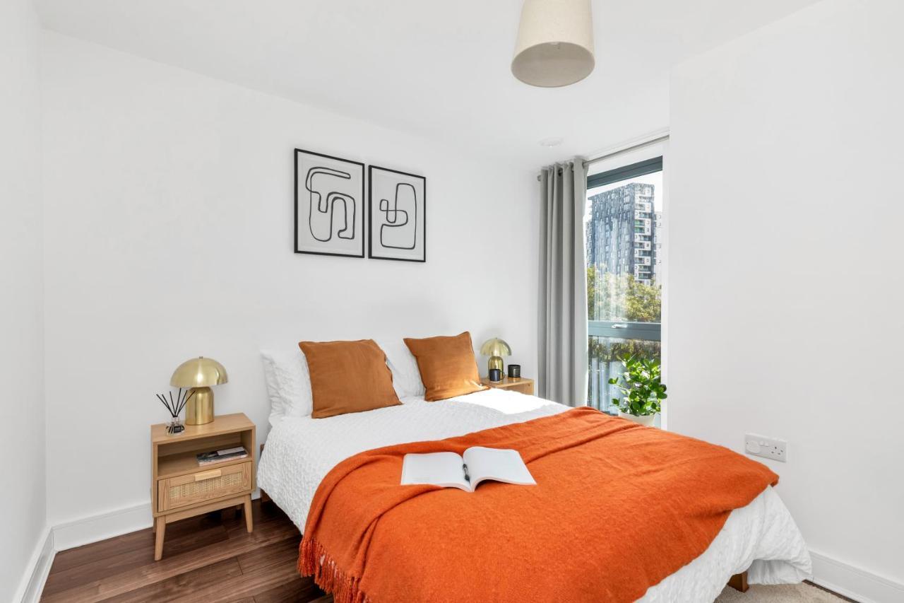 Modern Luxe Apt Just 10 Mins From Tower Bridge! Easy Access To Tube And Bus London Exteriör bild