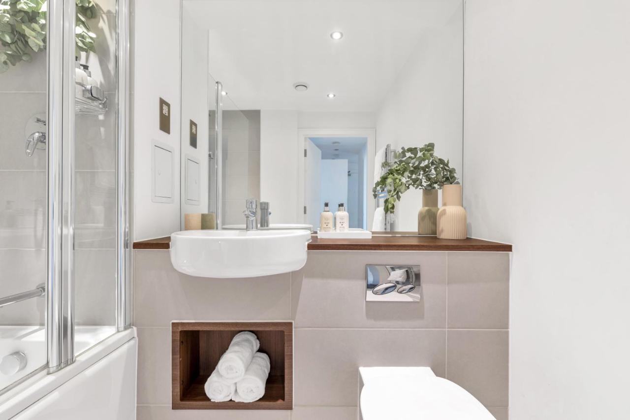 Modern Luxe Apt Just 10 Mins From Tower Bridge! Easy Access To Tube And Bus London Exteriör bild
